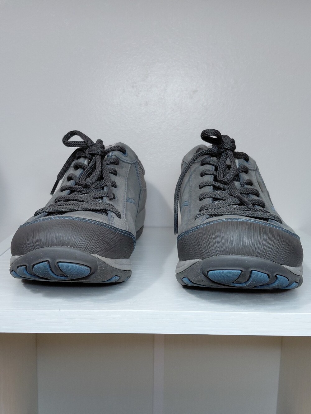 Men's Grey Lace-Up Casual Sneakers with Supportive Sole - Picture 6 of 9